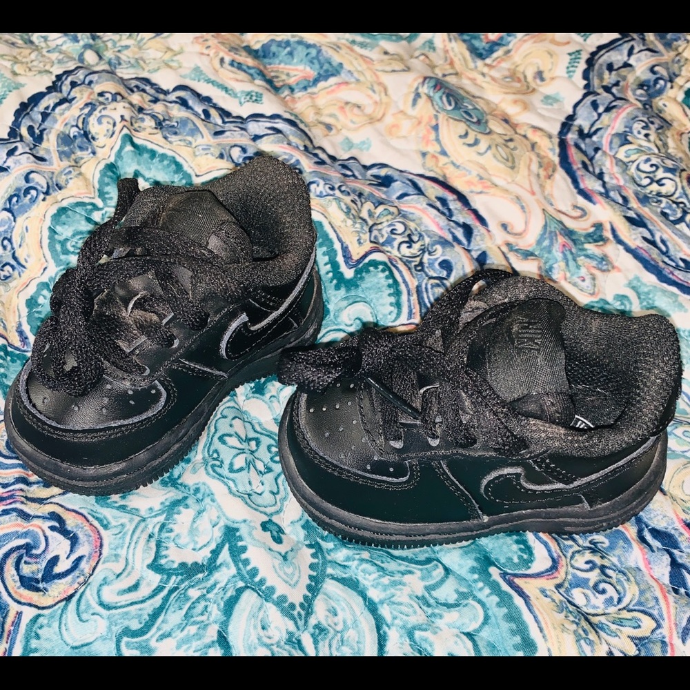 Nike black baby shoes 2c